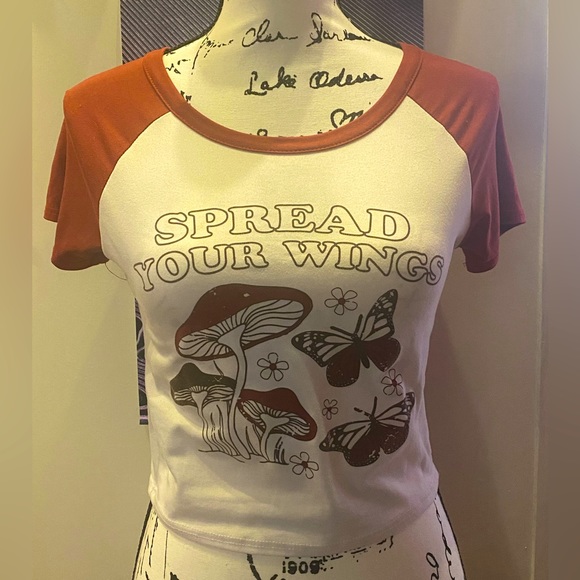 "Spread your wings" crop top - Picture 1 of 2